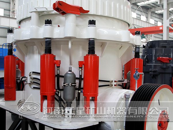 時(shí)產(chǎn)800噸圓錐破碎機(jī)