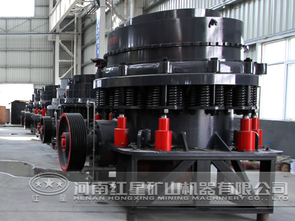 時(shí)產(chǎn)800噸圓錐破碎機(jī)