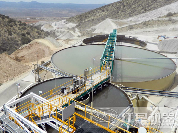 選礦生產(chǎn)線(xiàn)中的濃縮機(jī)