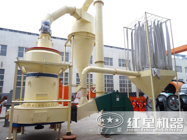 磨粉生產(chǎn)線中的雷蒙磨粉機(jī)