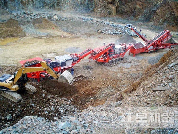 移動式破碎站作業(yè)現(xiàn)場