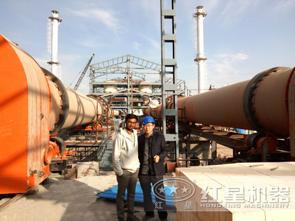 石灰回轉(zhuǎn)窯作業(yè)現(xiàn)場