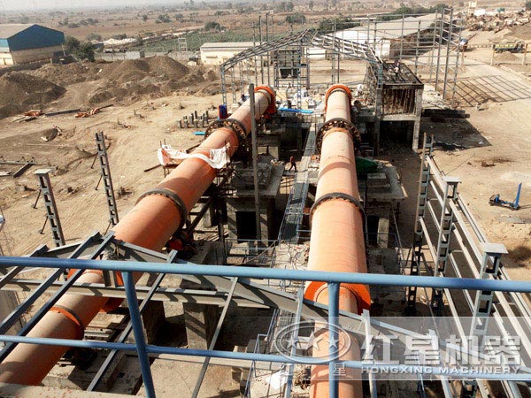 日產(chǎn)1000噸陶粒砂回轉(zhuǎn)窯作業(yè)現(xiàn)場