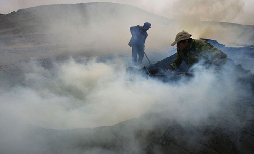 傳統(tǒng)回轉(zhuǎn)窯作業(yè)現(xiàn)場