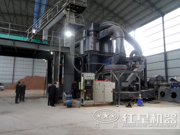 磨粉機(jī)作業(yè)現(xiàn)場(chǎng)圖