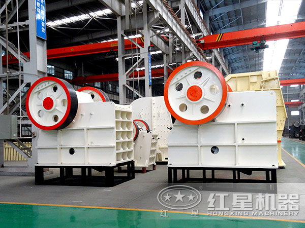 不同型號的顎式破碎機